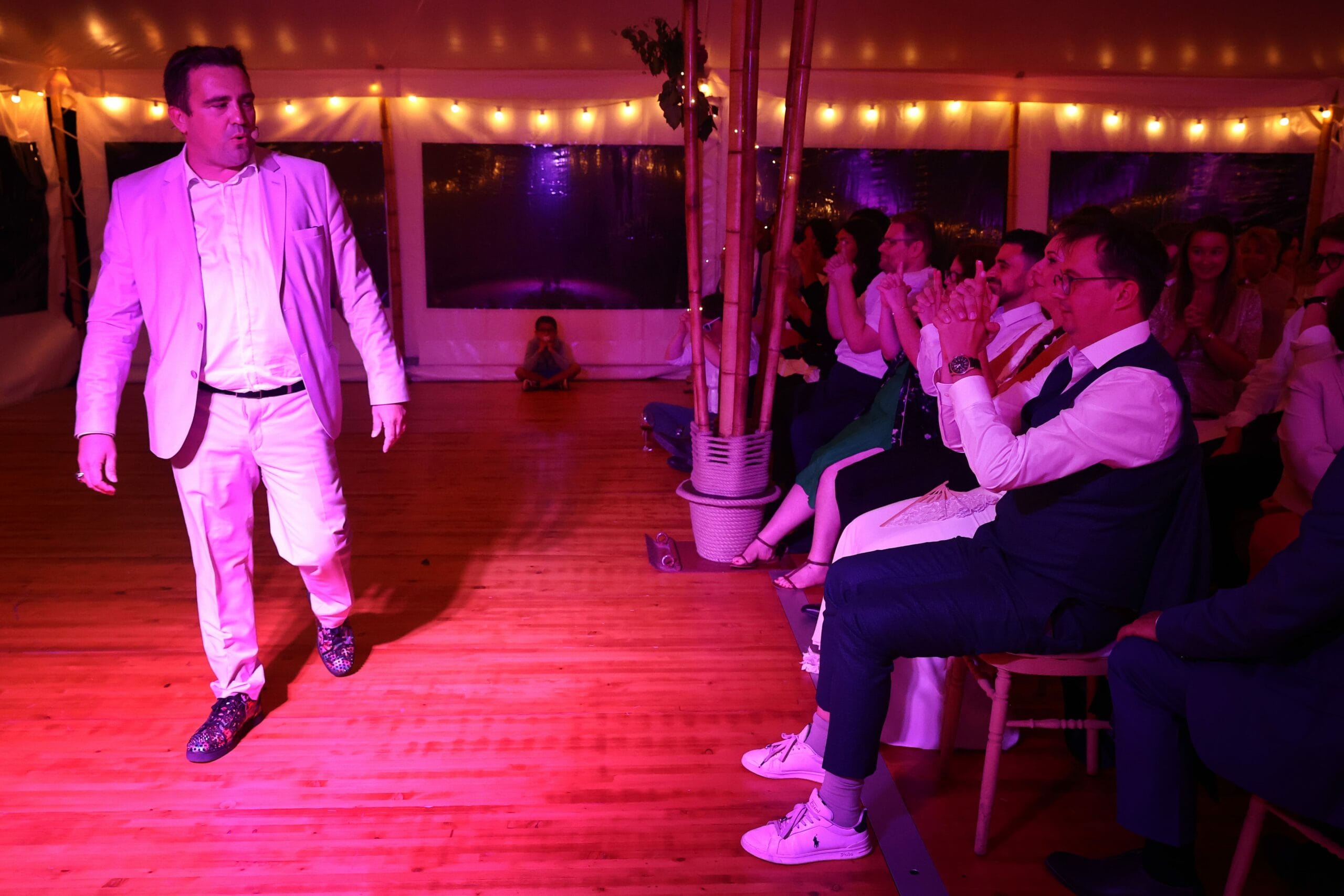 Magicien mariage en séance collective d'hypnose