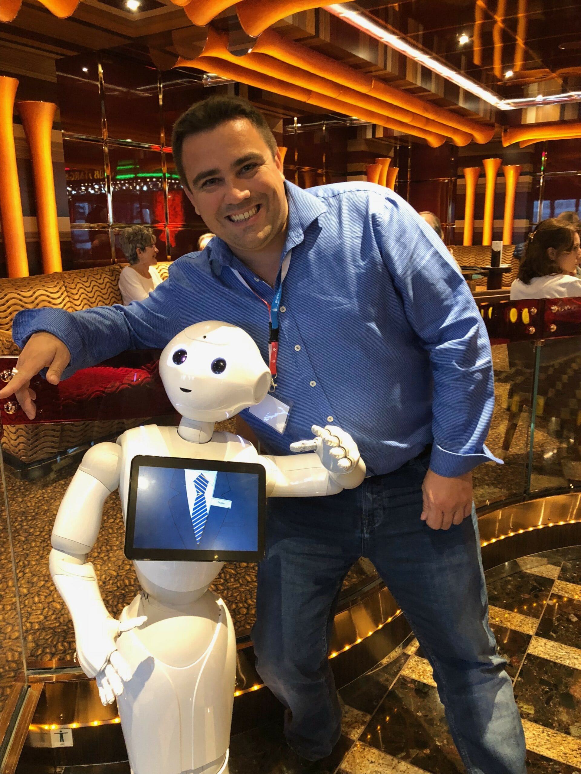 Magicien Numérique avec un robot magicien